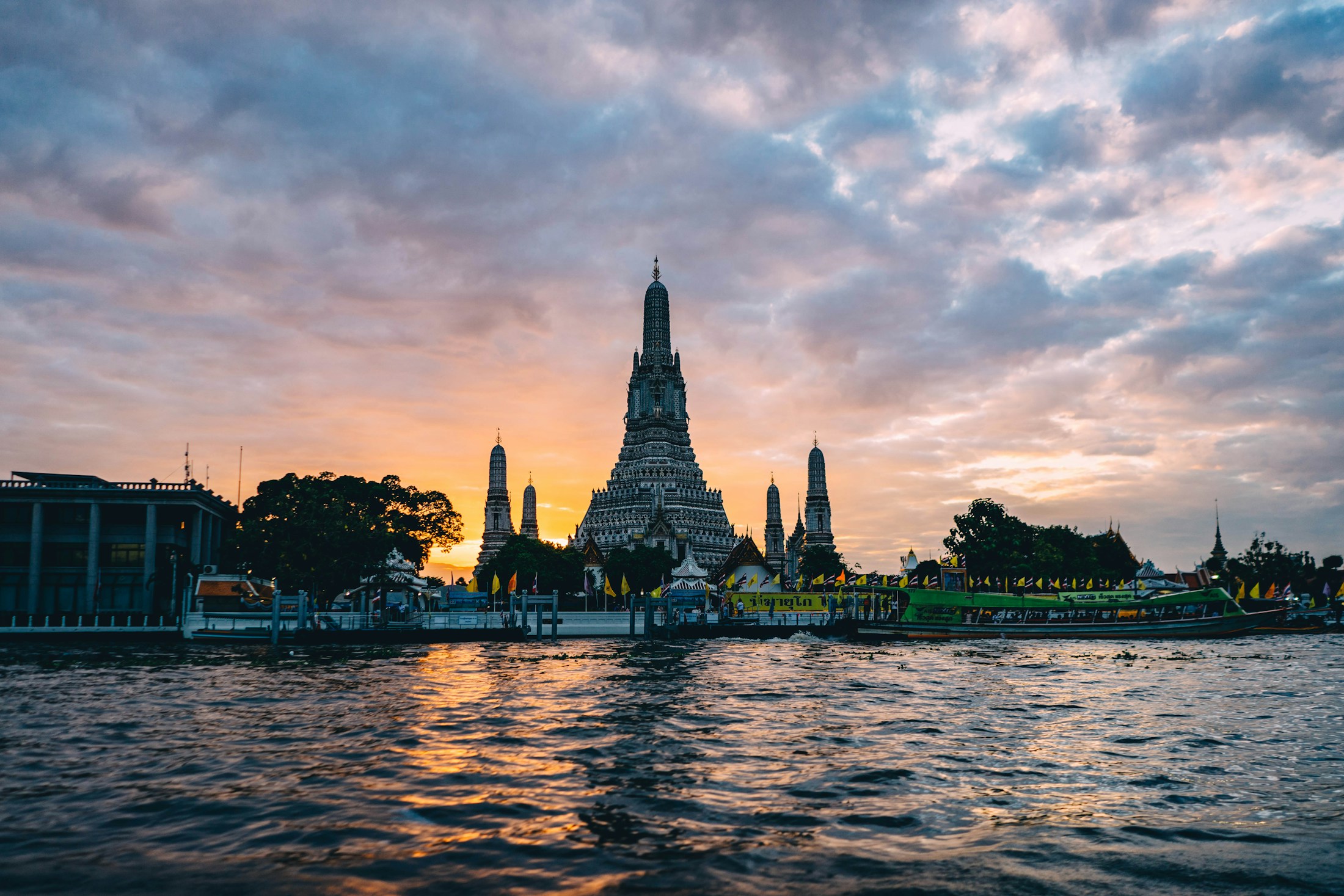 Wat Arun above the Chao Phraya at sunset